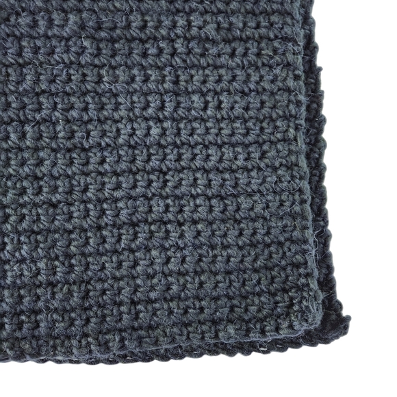 HANDMADE dark blue crocheted scarf (one size) - Picture 2 of 4